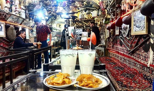 Restaurants and Cafes Near Naqsh e Jahan Square