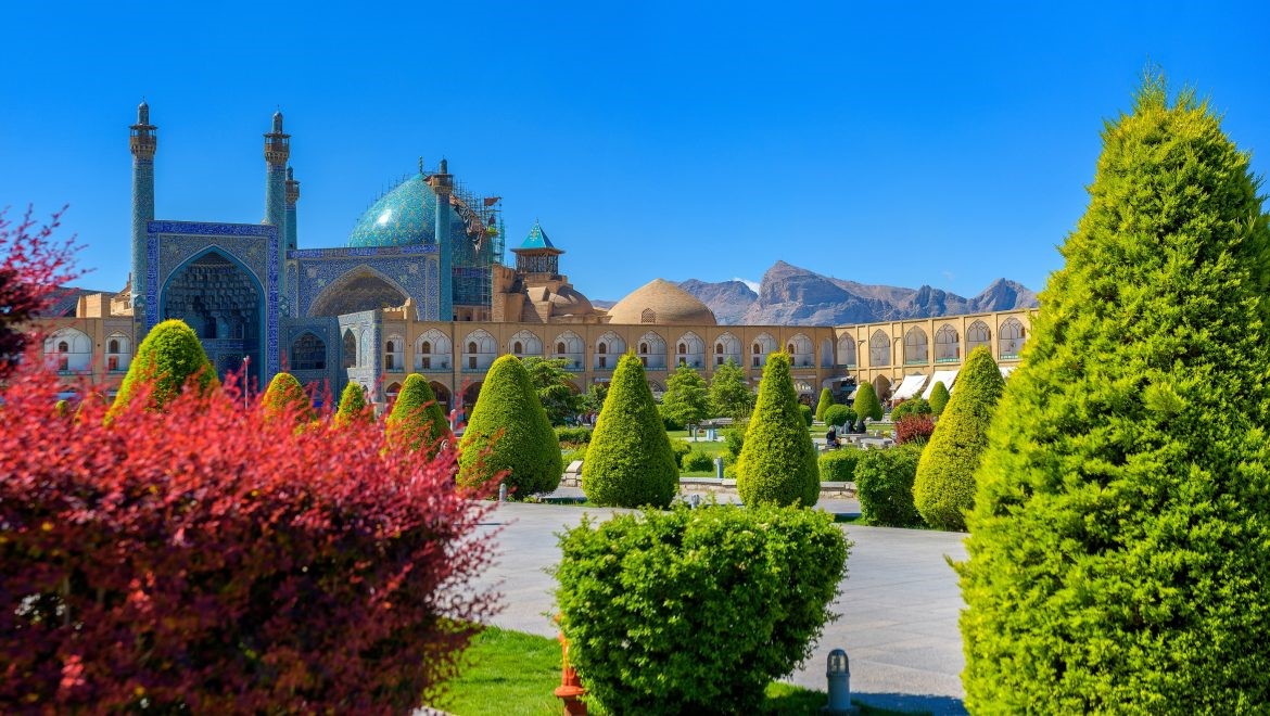 A view of Sofe Mountain and Shah (Abbasi) Mosque  