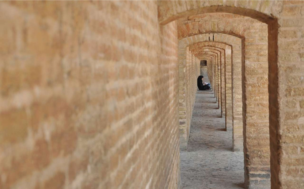 Si-o-Se Pol Arcaded galleries